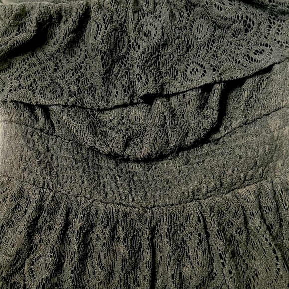 Revolve long Lacey dress -Strapless-Free Gift 🎁 Included - Picture 5 of 9